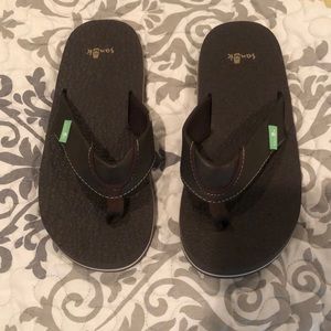 Sanuk Flip Flops size 2/3